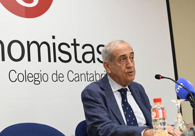 Fernando García Andres, presidente del Colegio de Economistas, este martes.