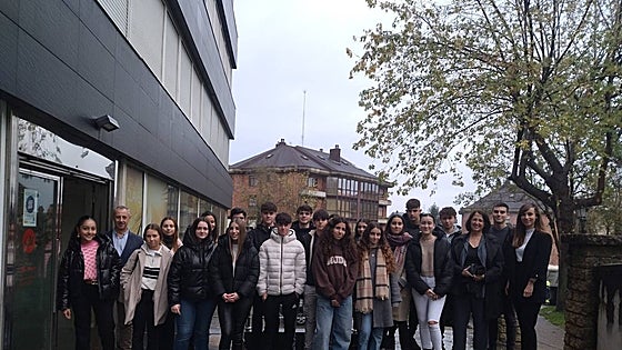 Las instalaciones de Grupo Clave reciben la visita del colegio Castroverde