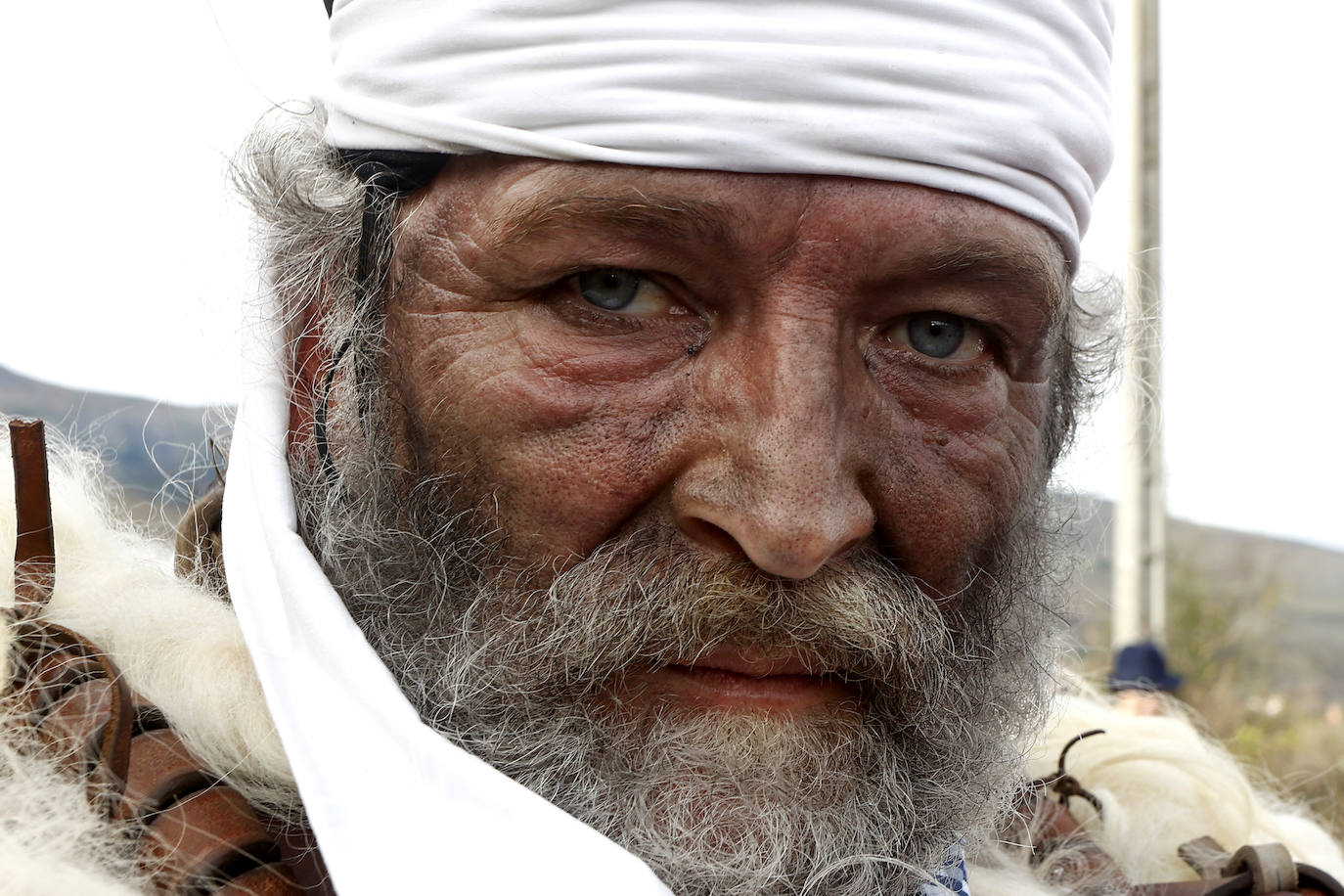 Victorino Fernández Lavid, uno de los rostros tras La Vijanera. Los ritos ancestrales, las miradas que traspasan para contar una historia milenaria. El carnaval de invierno nunca deja indiferente