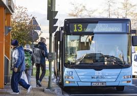 Imagen de archivo de uno de los autobuses urbanos de Santander.