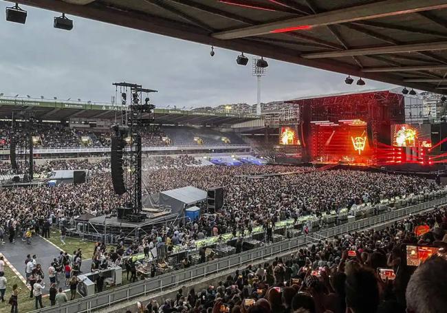 Más de 23.000 personas se reunieron este martes en los Campos de Sport del Sardinero para disfrutar de Muse, One Ok Rock y Royal Blood.