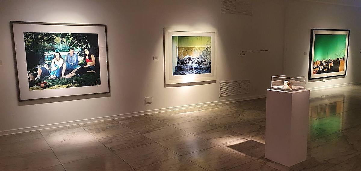 Imagen de una muestra colectiva con fondos de la Colección Bragales de Jaime Sordo.