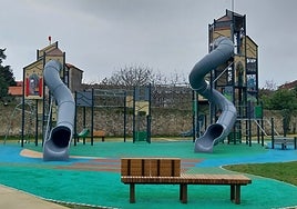 Área de juego del parque Marqués de Velasco de Noja.