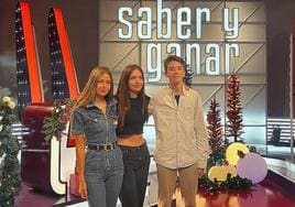Laura Costache, María Romero y Sergio Fernández en el plató del programa.