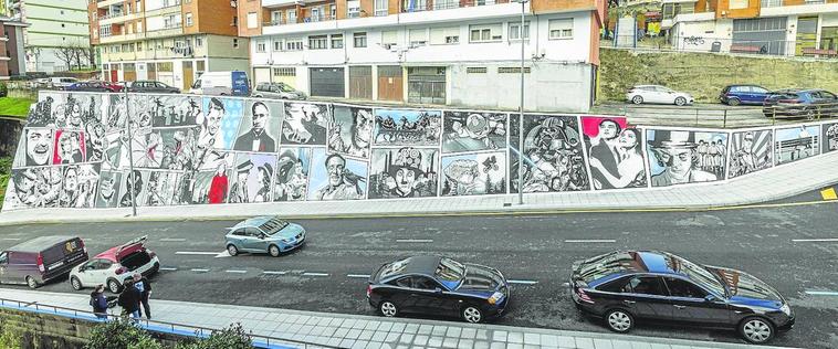 Vista general de la intervención mural a lo largo de más de noventa metros con el cine como eje común.