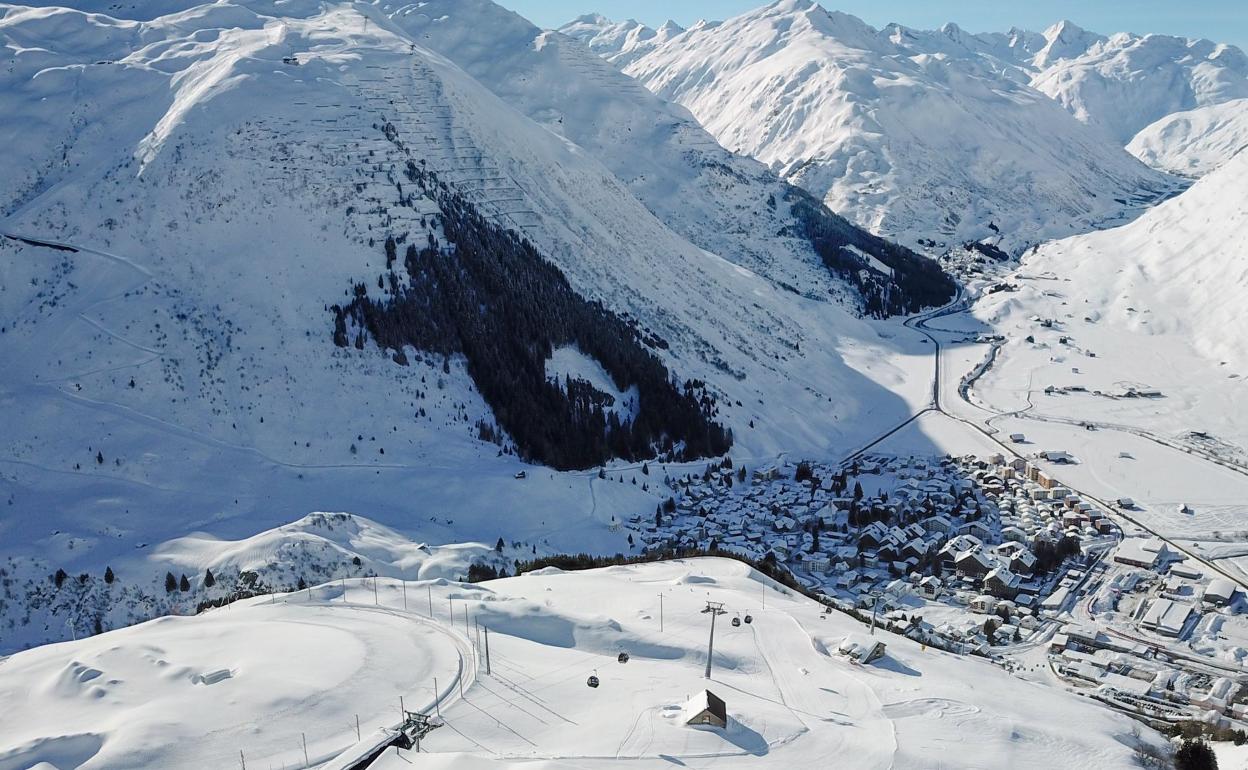 Imagen de la estación de esquí de Andermatt-Sedrun-Disentis.