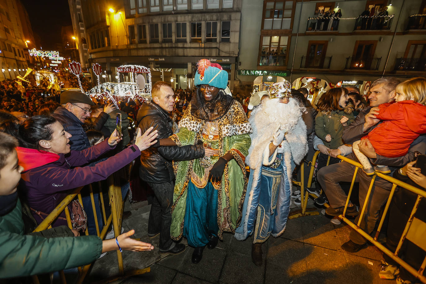 Fotos: La Cabalgata de los Reyes Magos en Torrelavega