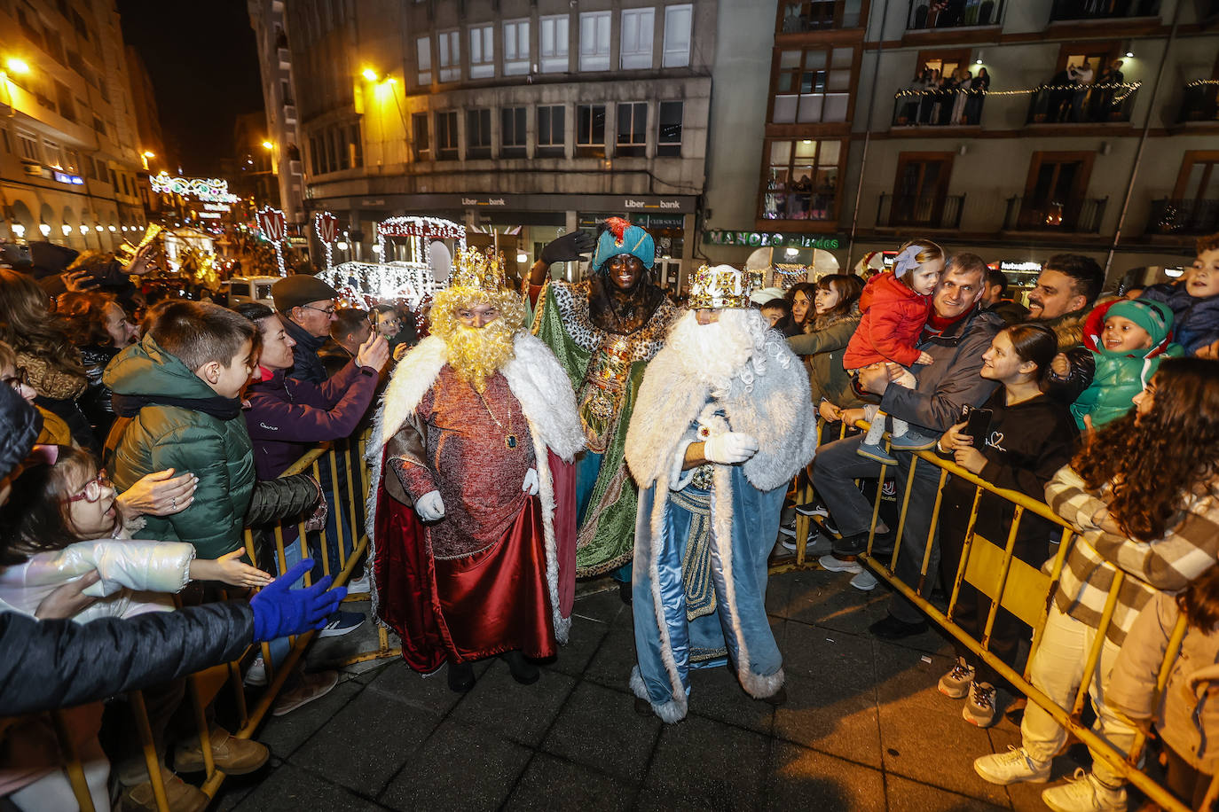 Fotos: La Cabalgata de los Reyes Magos en Torrelavega