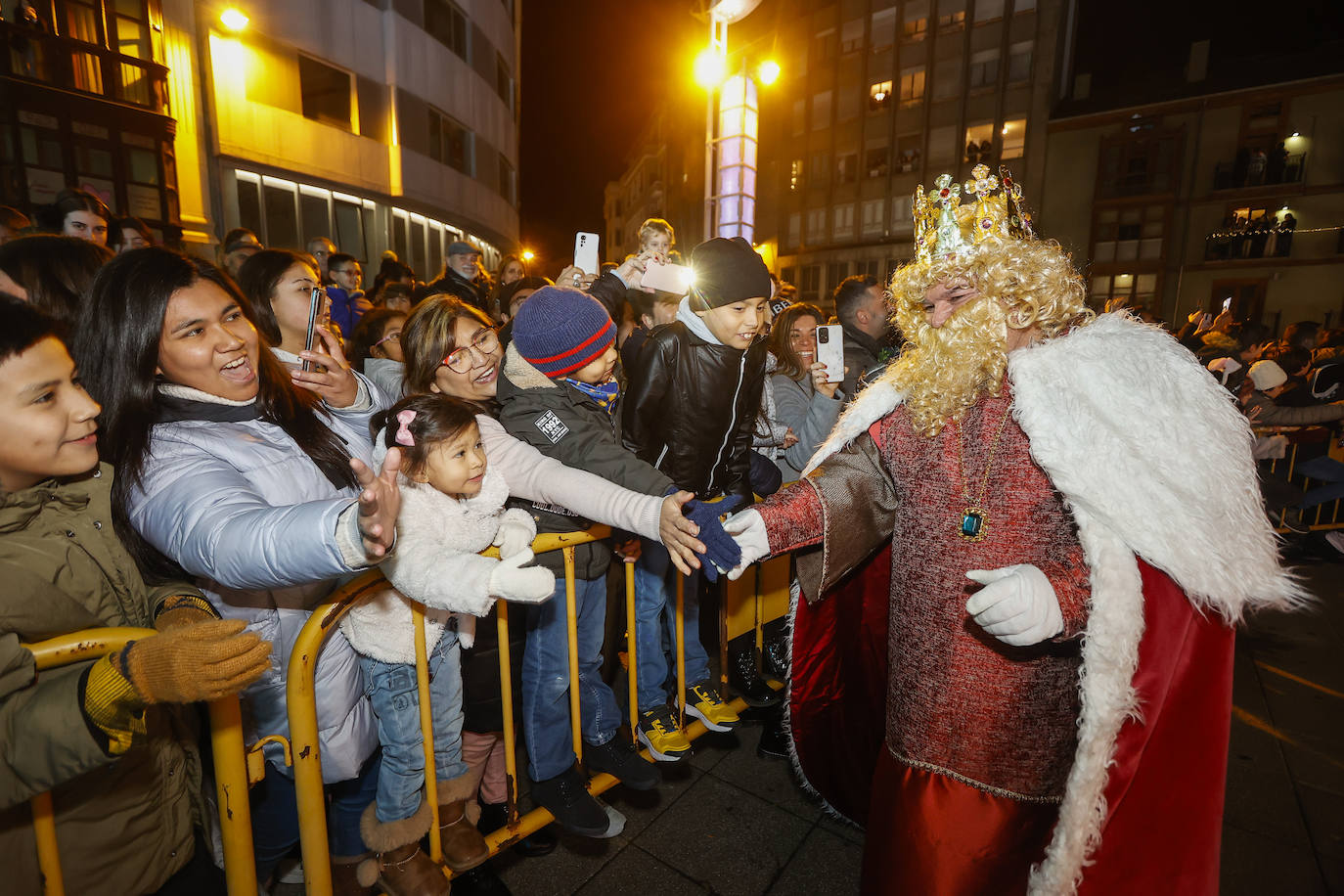 Fotos: La Cabalgata de los Reyes Magos en Torrelavega