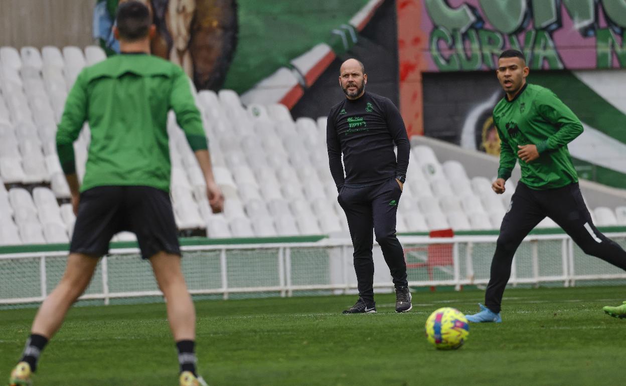 José Alberto, durante un entrenamiento en los Campos de Sport. 