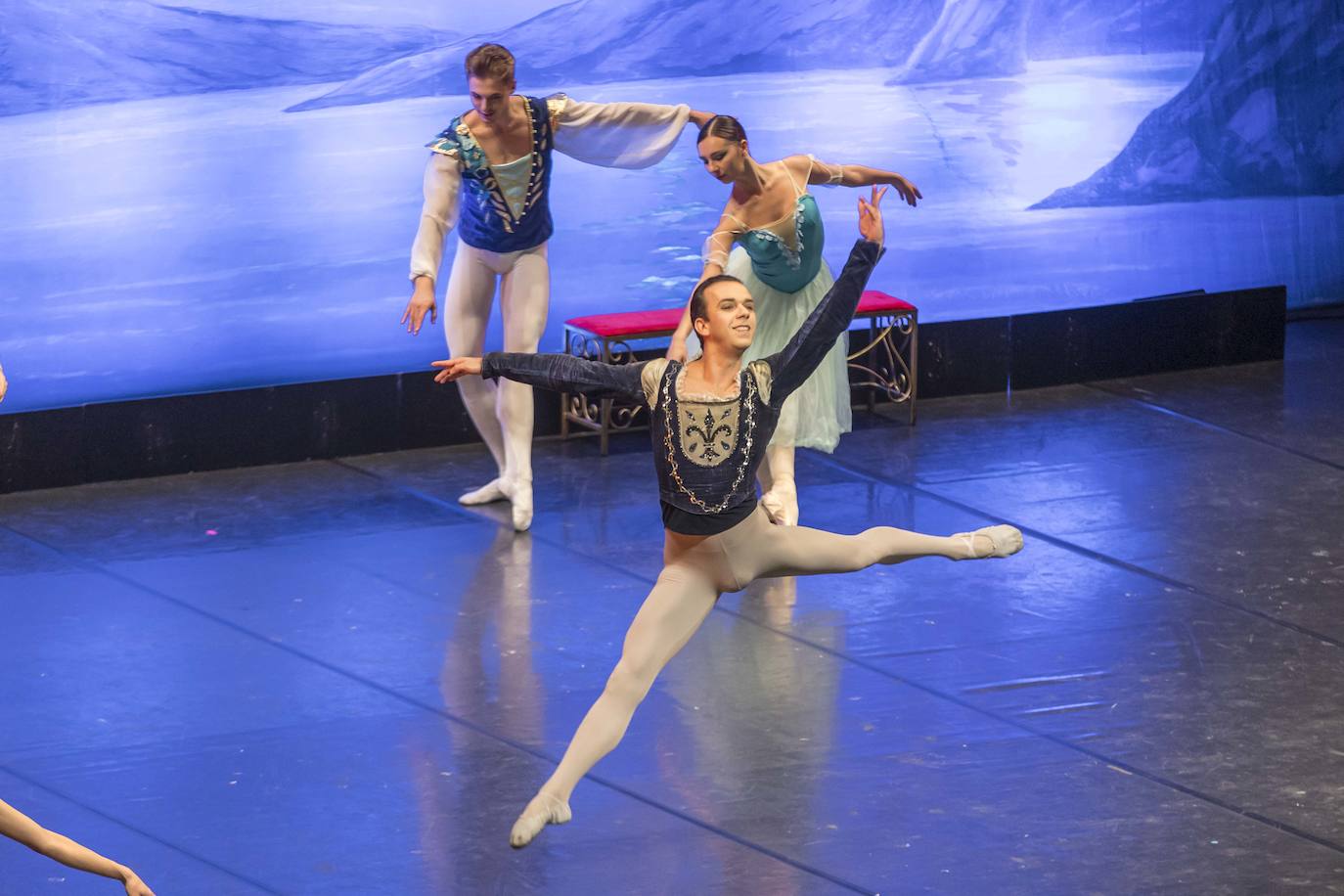 Fotos: Las mejores imágenes de &#039;El lago de los cisnes&#039; del Ballet de Kiev en Santander