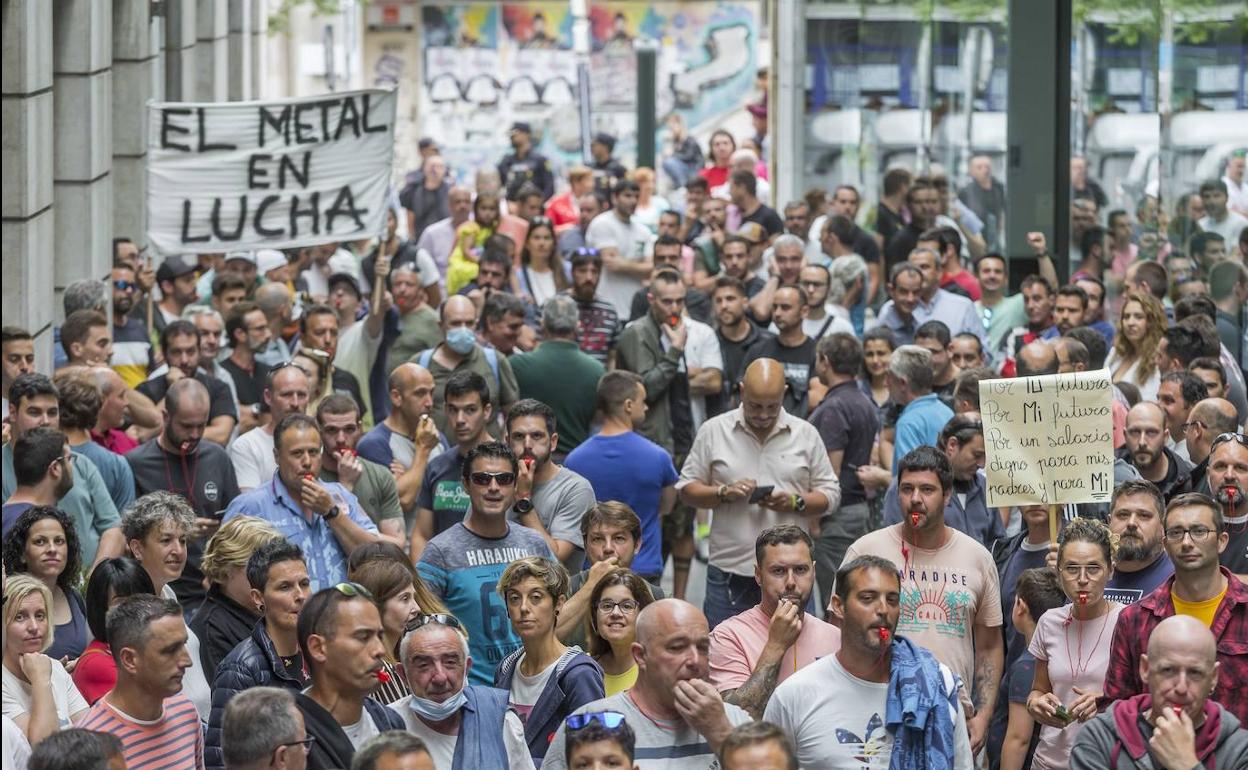 Concentración en Santander de trabajadores del metal en junio del año pasado. 