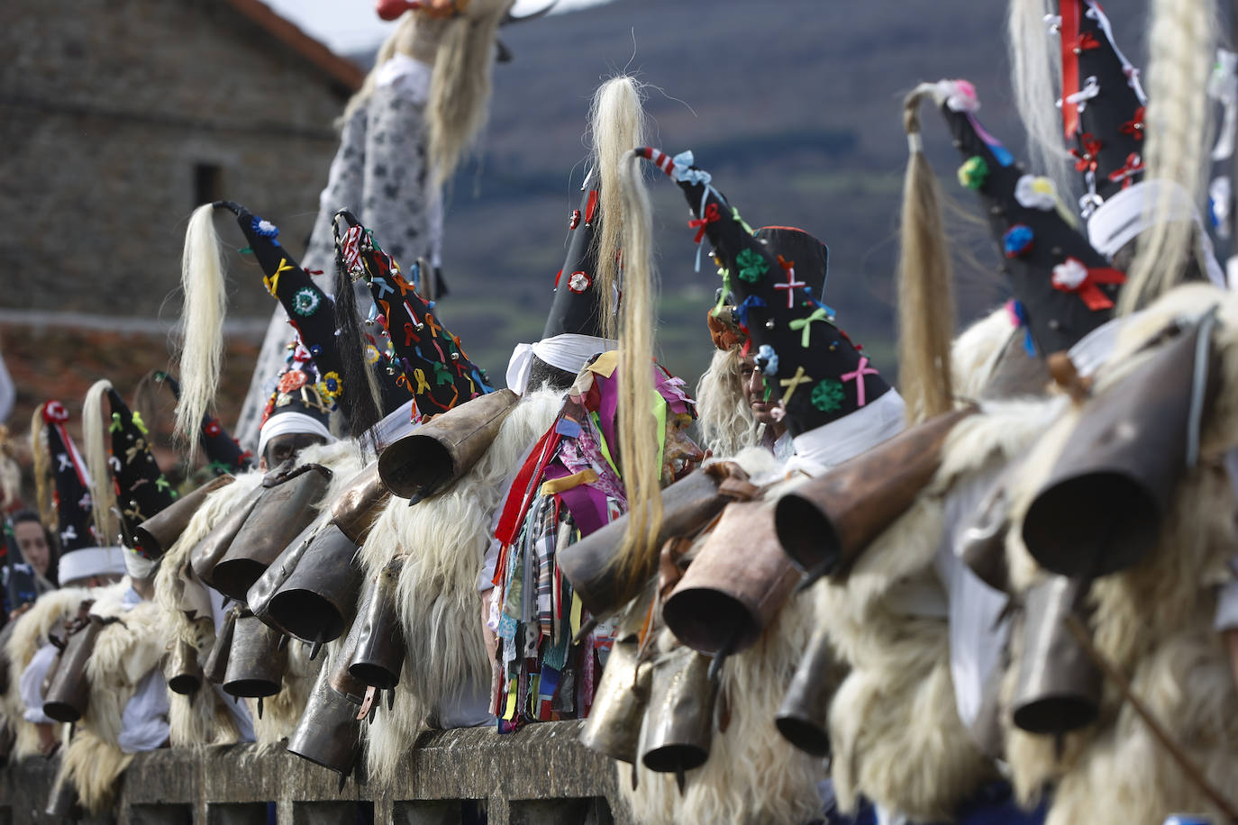 La Vijanera se convirtió en una cita multitudinaria en su regreso al ritmo de más de 500 campanos