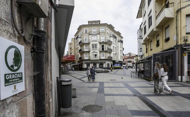 Torrelavega adelanta dos horas el cierre de 48 locales entre semana para proteger el descanso vecinal