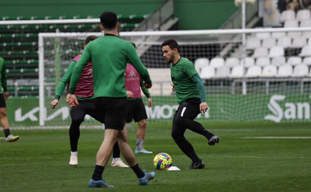 Matheus Aiás, durante el entrenamiento del miércoles en los Campos de Sport. 