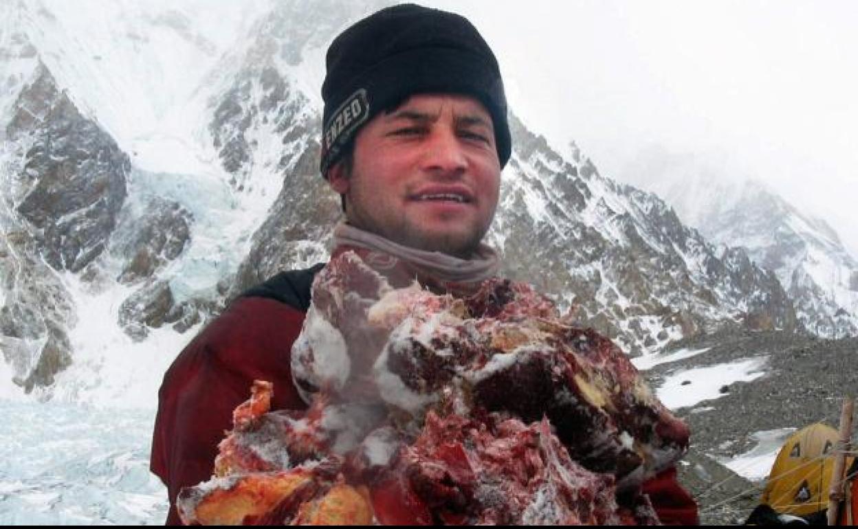 Ishaq, el cocinero de Álex Txikon: de guisar yak congelado a 5.000 metros a chef vegetariano en Bilbao