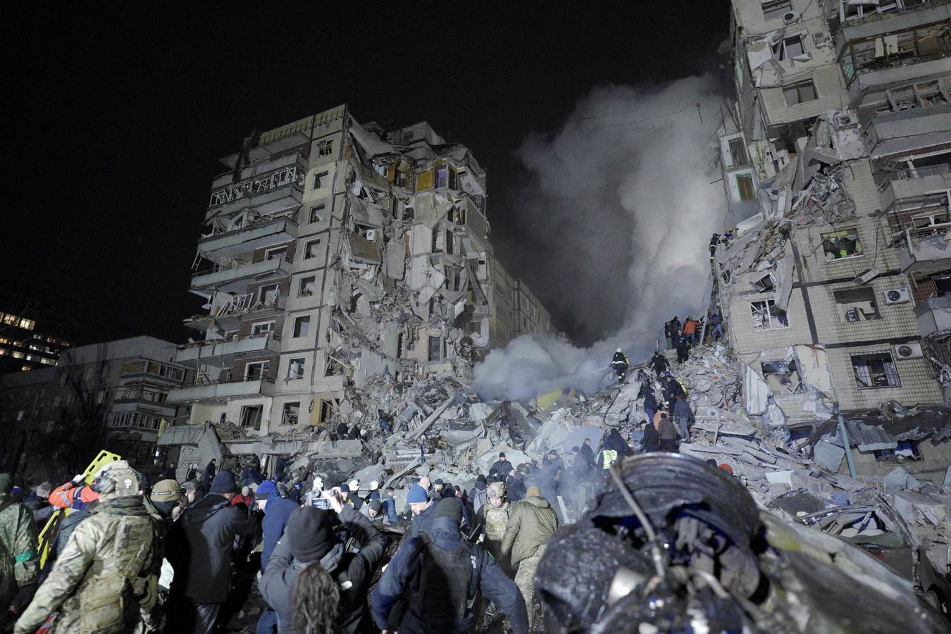 Fotos: El bombardeo de un edificio de viviendas en Dnipró crea una de las mayores masacres la guerra de Ucrania