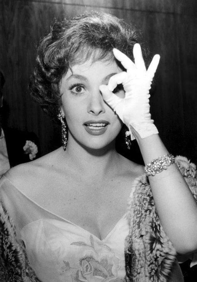 La actriz Gina Lollobrigida con joyas de Bulgari. 