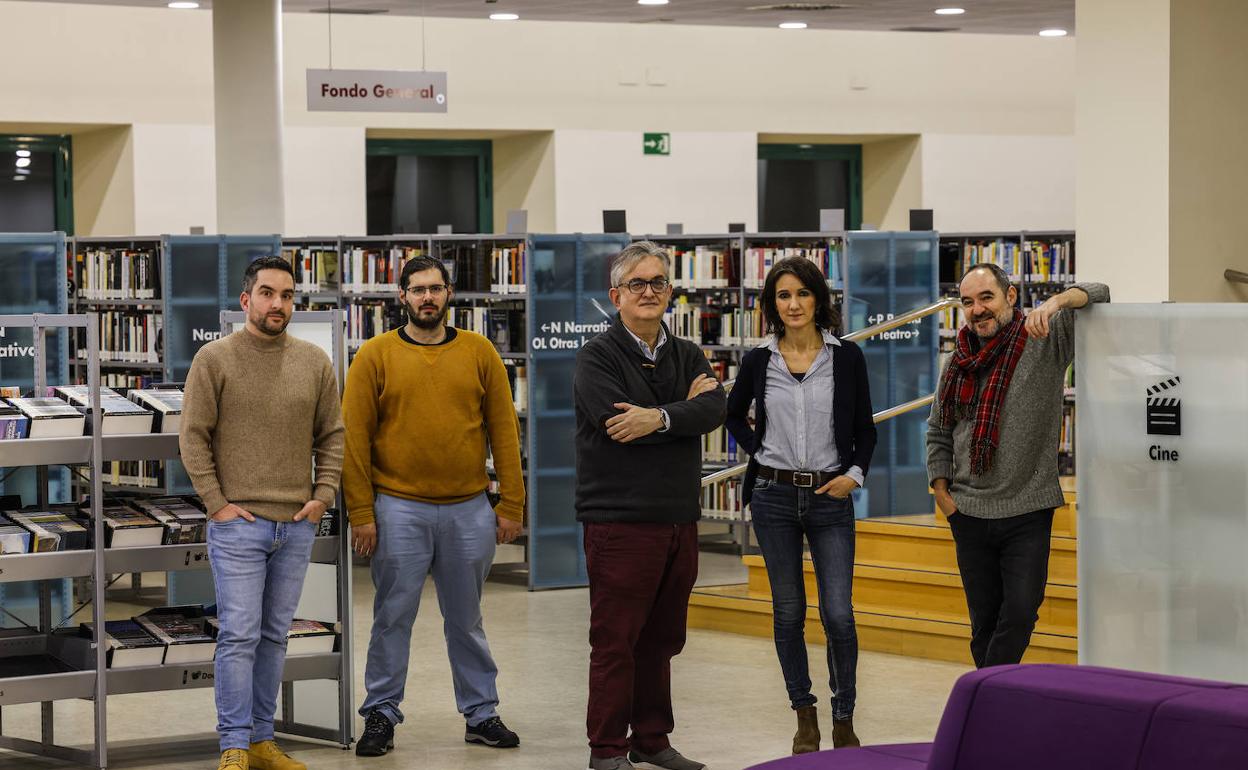 Fernando González, Azaray Calmaestra, Esteban Ruiz, Esther del Valle y Álvaro Fonseca, miembros de Socfía. 