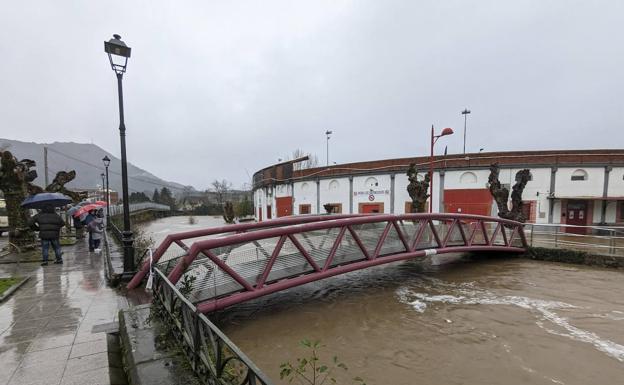 Cantabria amanece pendiente de los ríos tras una noche de vigilancia