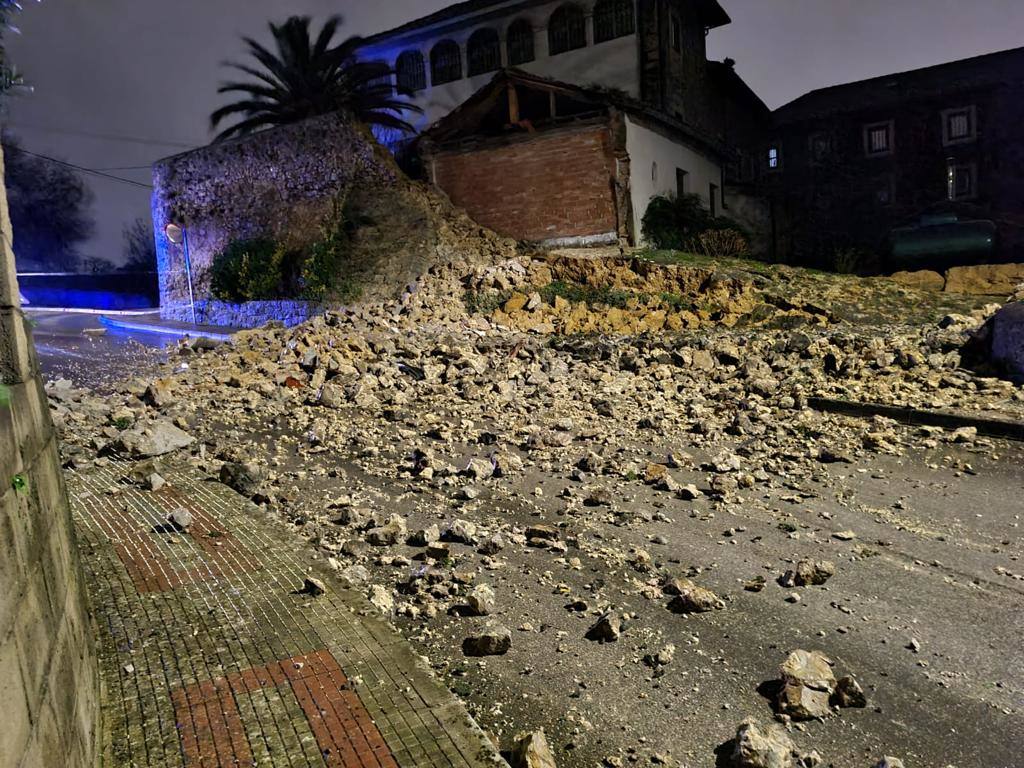 El muro de las Carmelitas Descalzas se deshizo por completo