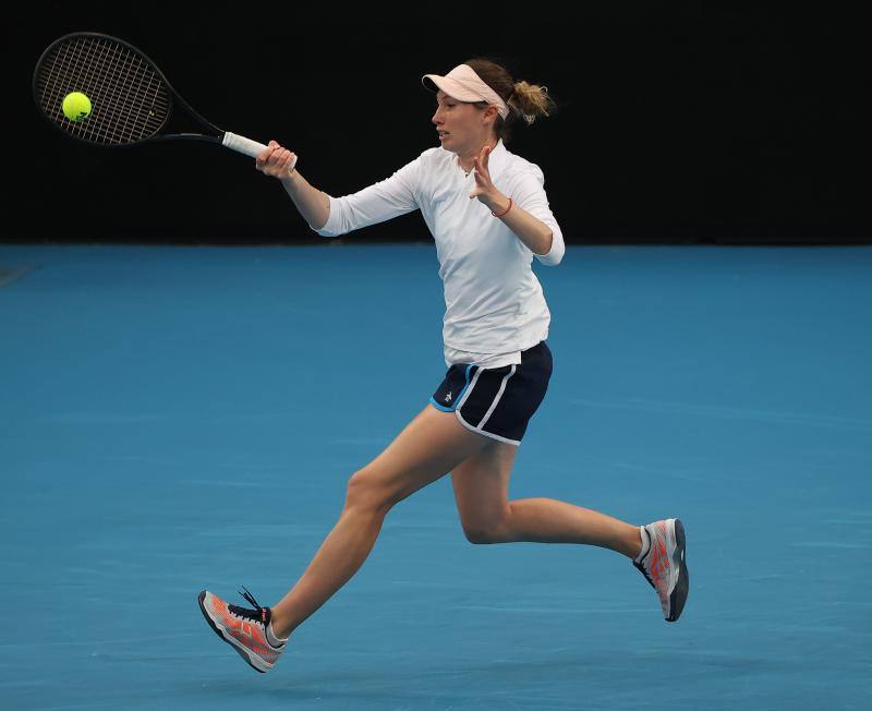 La tenista torrelaveguense ha derrotado en tres sets a la canadiense Bianca Andreescu, número 42 del mundo, y ya está en la tercera ronda del Open de Australia