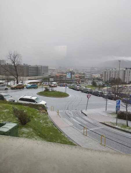 Vista de la calle tomada desde el Idival, en el Pctcan, en el momento de una de las granizadas.