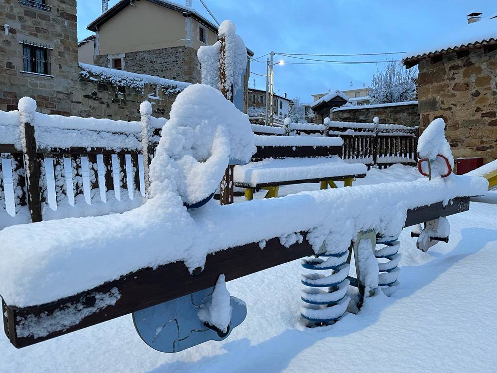 La nieve deja hermosas estampas en Valderredible.