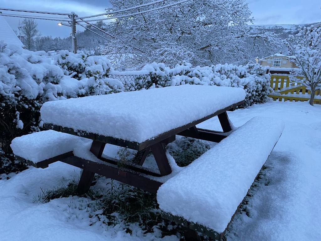 La nieve deja hermosas estampas en Valderredible.