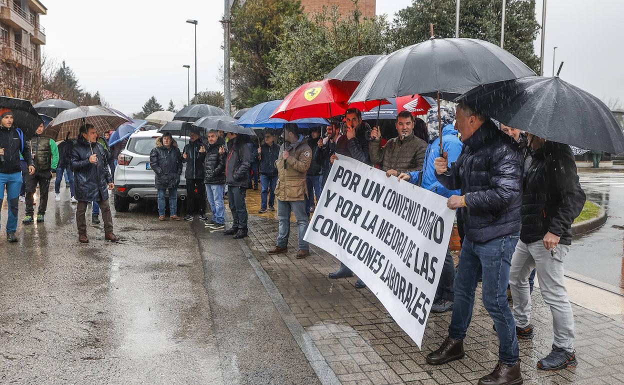 Concentración de trabajadores de Aspla esta semana. 