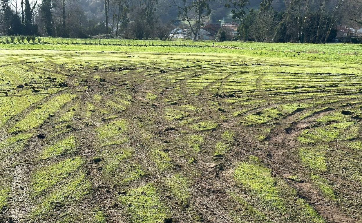 La tierra de la finca ha quedado levantada, sin posibilidad de aterrizar aviones.