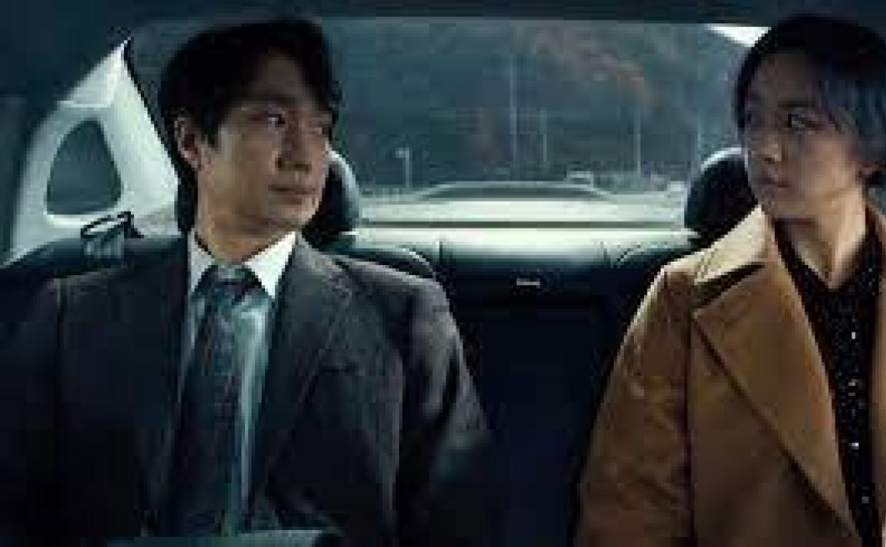 Pareja protagonista del filme coreano.