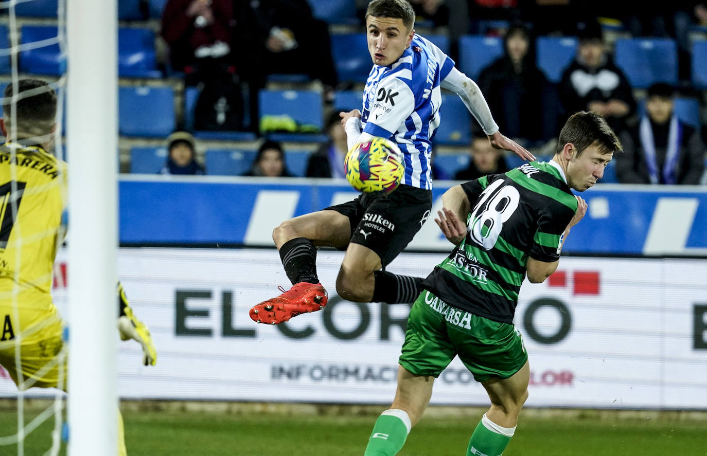 Fotos: Las imágenes del Alavés-Racing