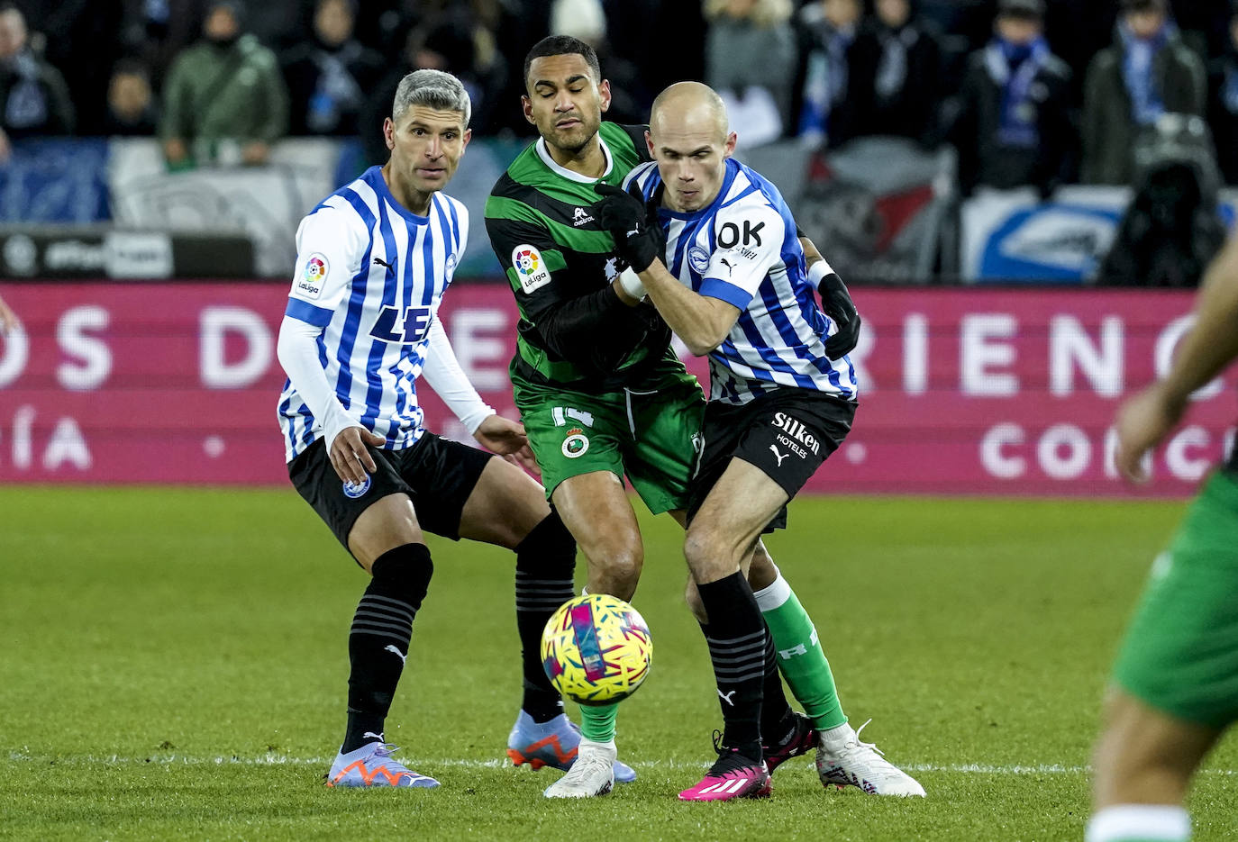 Fotos: Las imágenes del Alavés-Racing