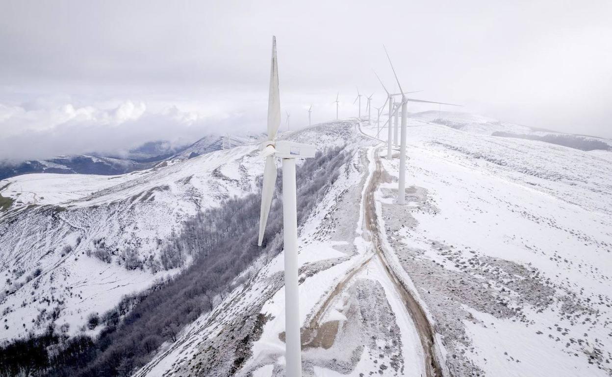 El parque eólico de Cañoneras, el único activo en Cantabria. Ubicado en Soba, se inauguró en 2008 con 17 molinos y 35MW.