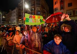 La lluvia no apaga las ganas de Reyes