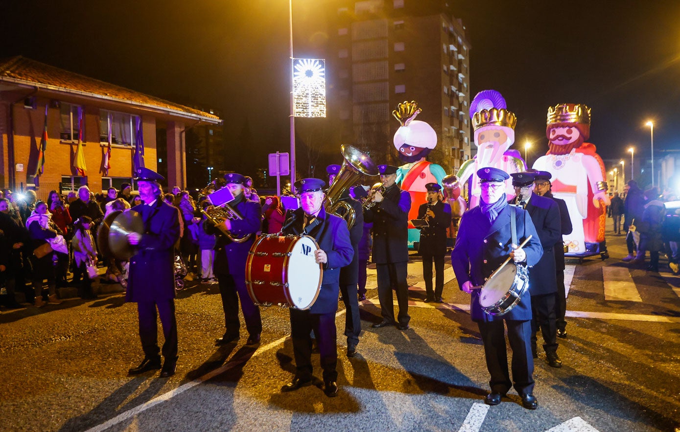 La Banda Municipal abrió el desfile.