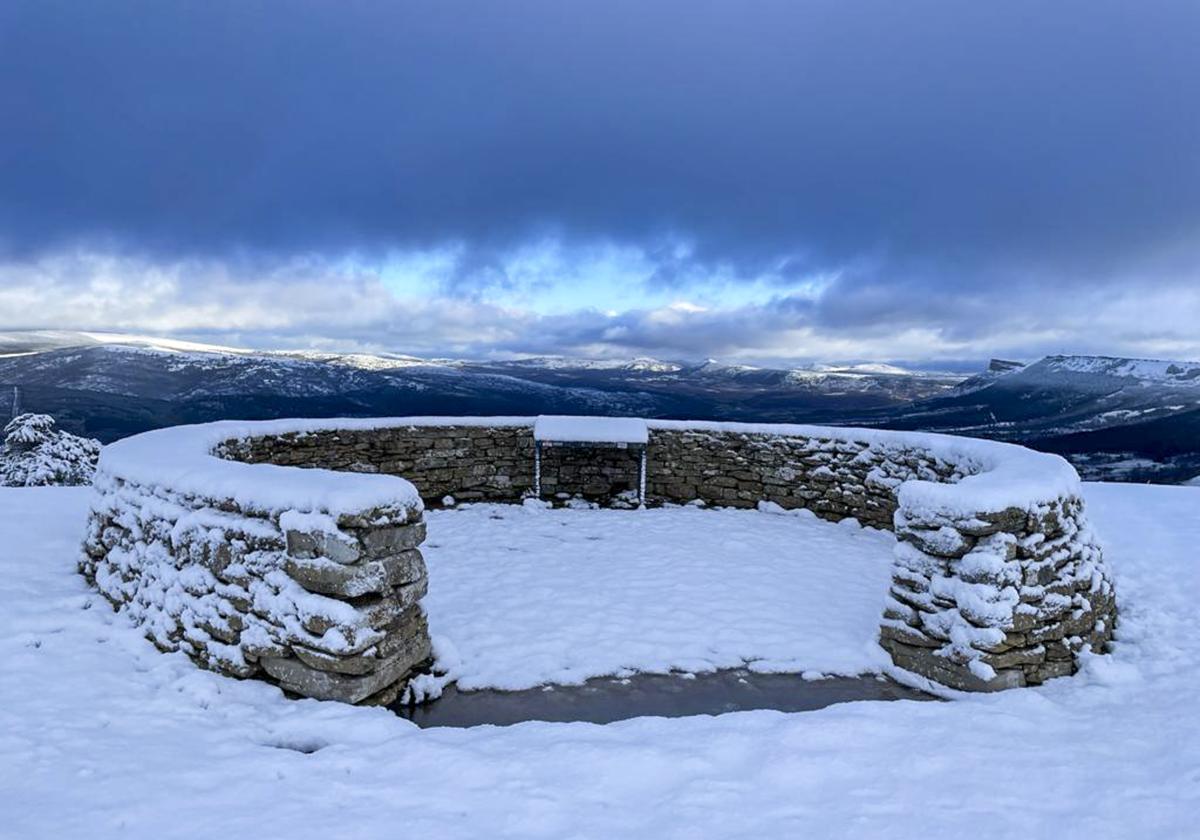 El primer fin de semana tiñe de blanco las cimas de Cantabria