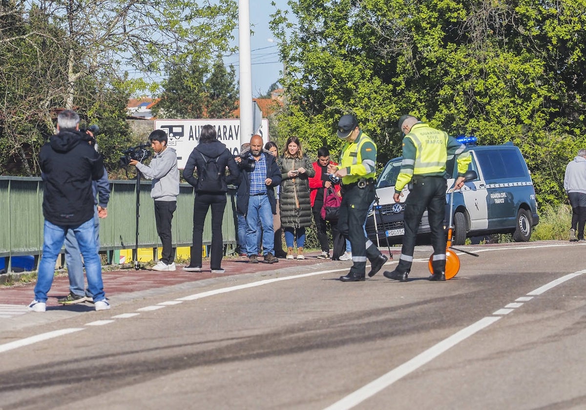 El Equipo de Reconstrucción de Accidentes de Tráfico de la Guardia Civil en Suesa.