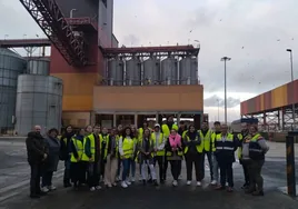 El puerto de Santander alberga las instalaciones de Grupo Gof, las cuales fueron visitadas por los alumnos del IES Las Llamas.