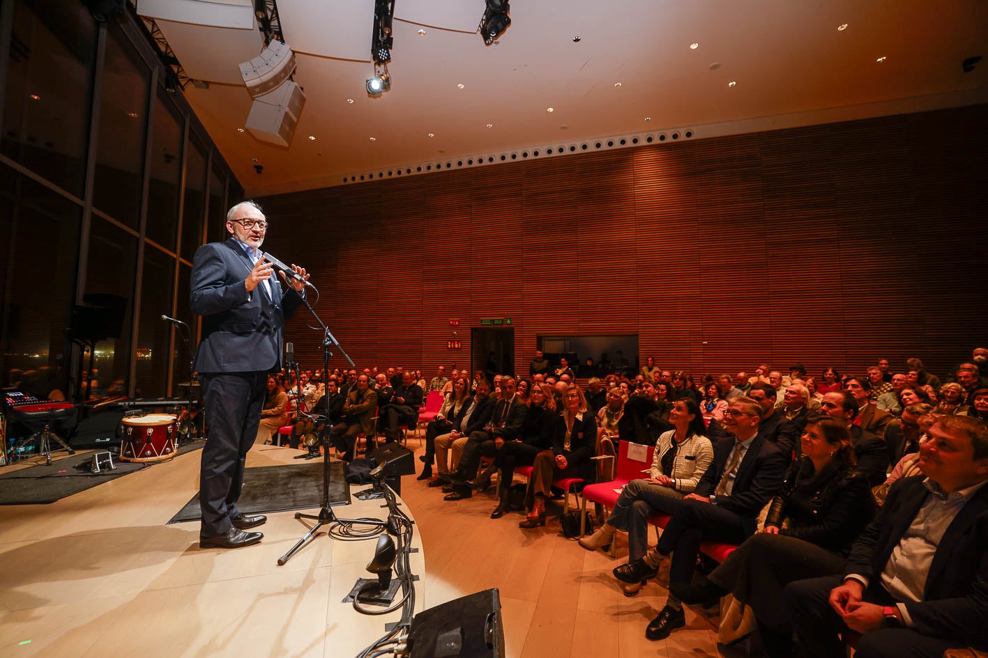 El presidente de la naviera, Christophe Mathieu, durante la apertura del acto de homenaje a los 50 años de la empresa.