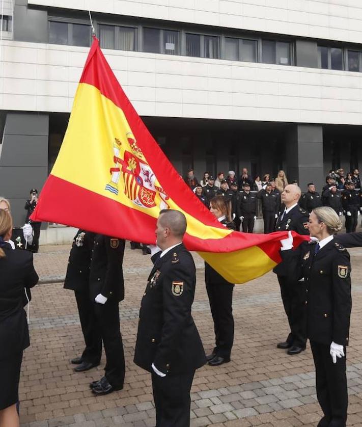 Imagen secundaria 2 - «La Policía Nacional es hoy una institución sólida, útil y fiable»