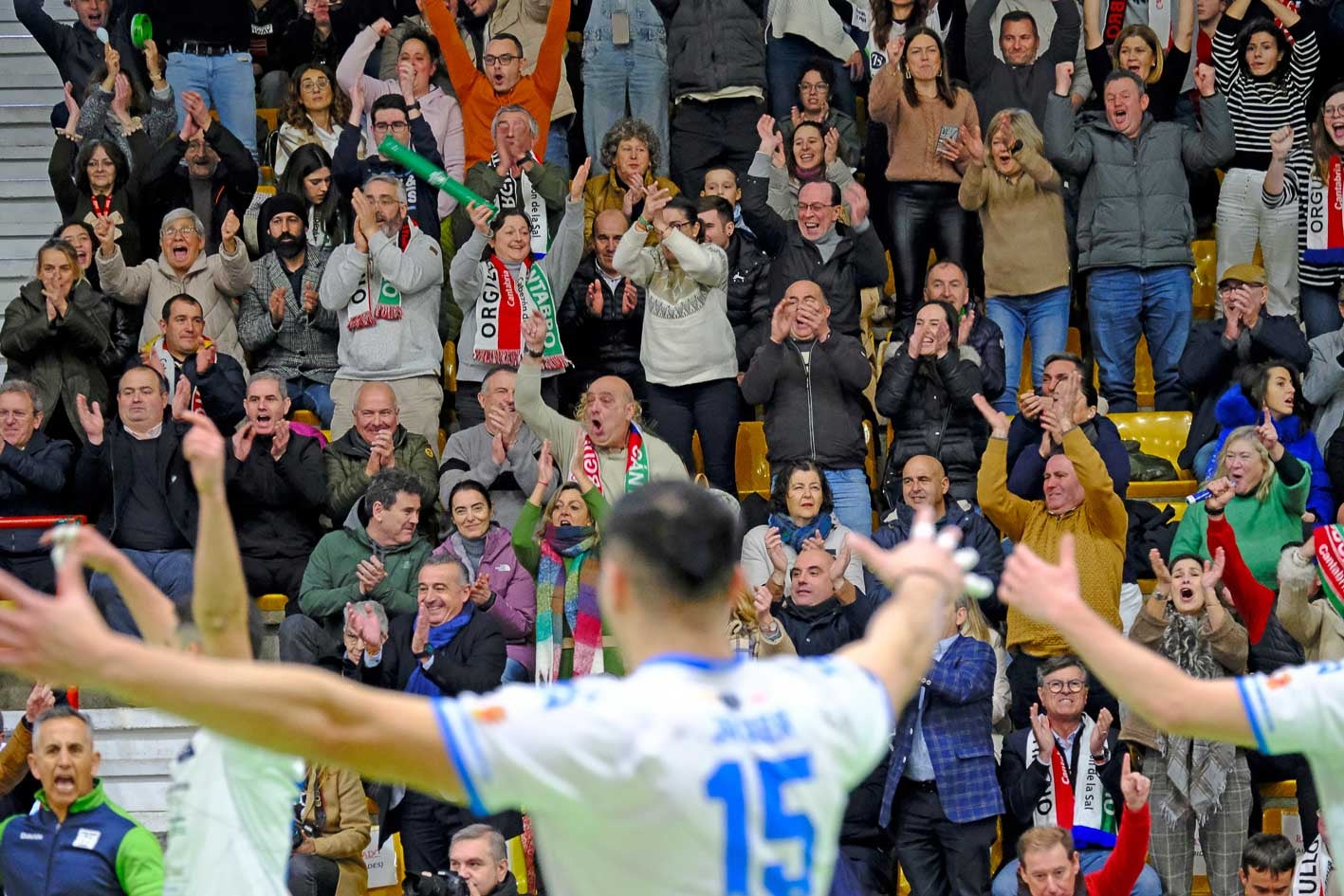 La grada del Matilde de la Torre fue un jugador más del partido.