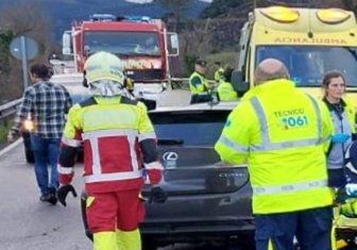 Operativo que acudió al lugar del accidente.