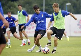 Edu Bedia, durante su etapa en el Real Oviedo.