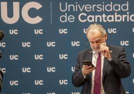 El rector de la UC, Ángel Pazos.