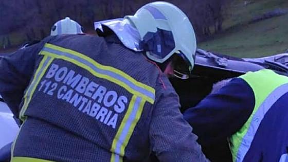 Herido grave un hombre al salirse de la vía su coche en Retortillo