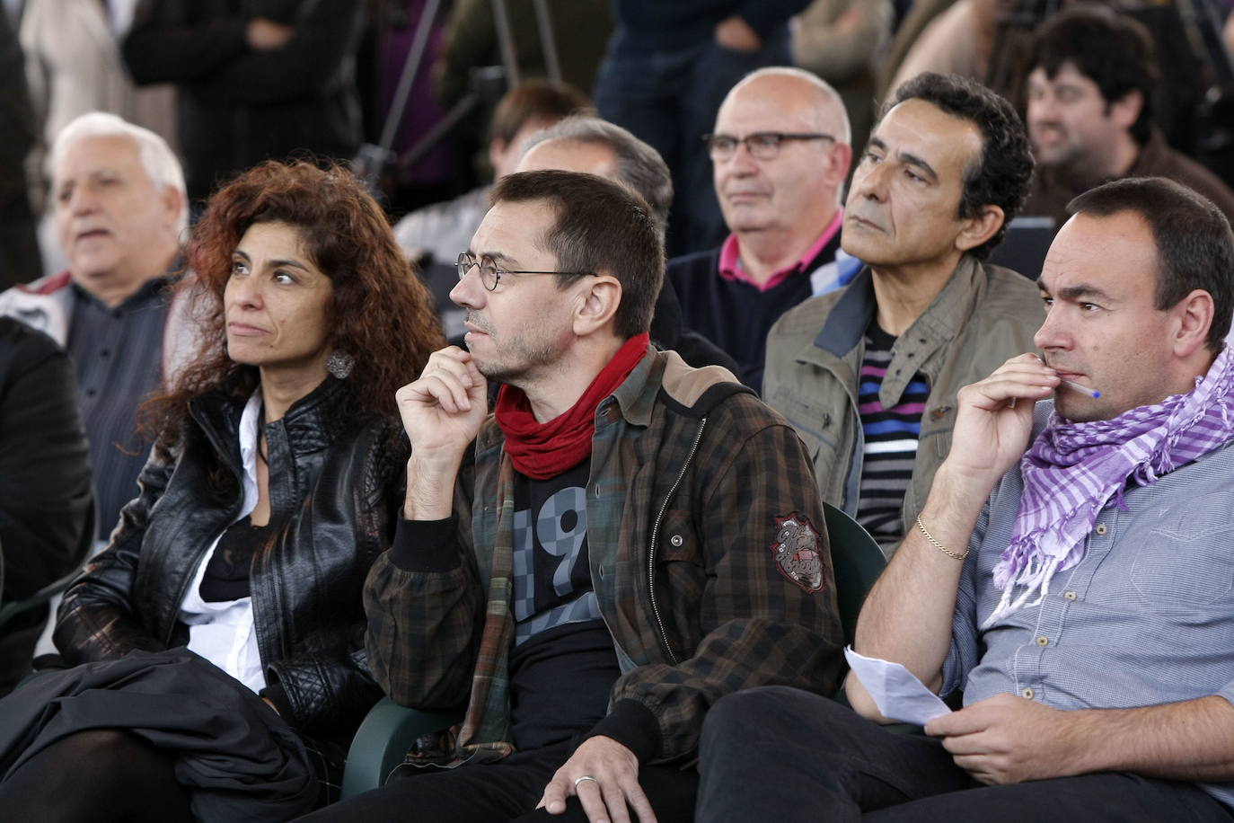 Visita de Juan Carlos Monedero a Santander en 2016. En la imagen, junto a Rosana Alonso y José Ramón Blanco.