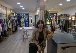 Gema l. Baños se mudó con su negocio de moda hace algo más de dos años al local que ahora ocupa.