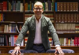 Fernando Rodríguez, decano del Colegio de Ingeniería Industrial, en la sede de la institución.